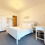 The Seafront Apartment - Westbrook Bay Beach - By Goldex Coastal Breaks