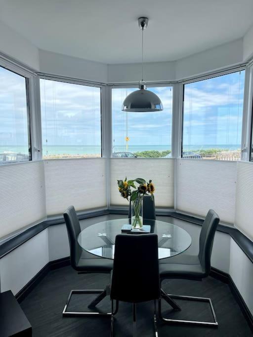 The Seafront - Westbrook Bay - By Goldex Coastal Breaks * Margate
